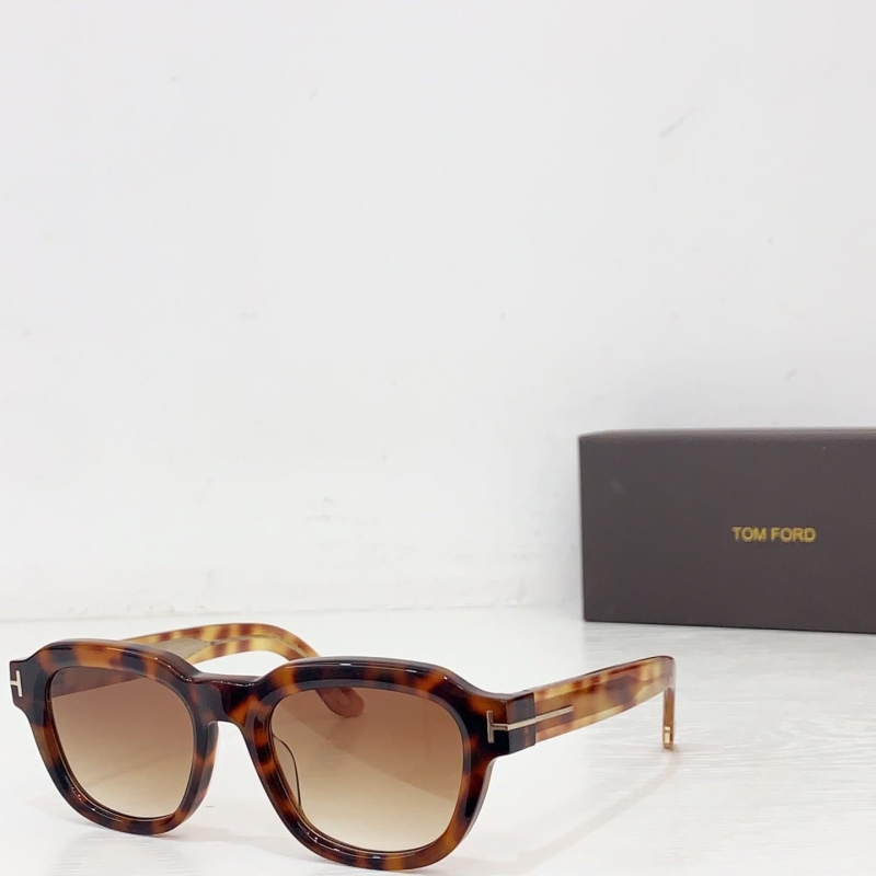 TOM FORD